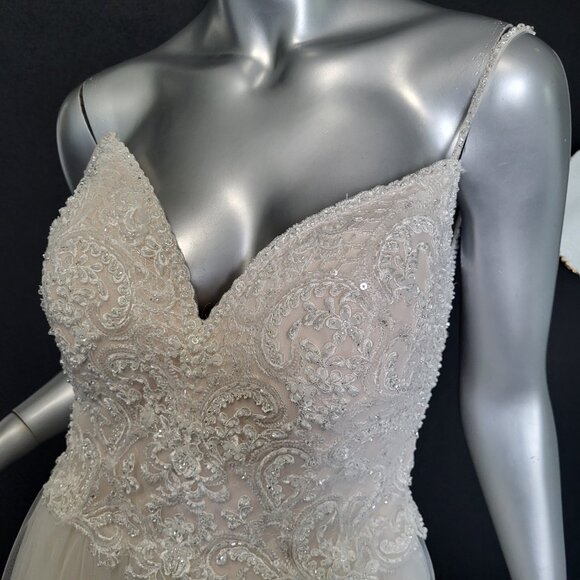 NWT~$2599~ALLURE BRIDAL~8/10~IVORY BEADED BALL GOWN FIT & FLARE WEDDING DRESS - Picture 6 of 16